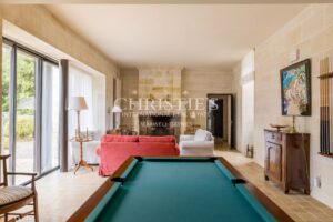 A magnificent historic château with a hobby vineyard in the Bordeaux Supérieur AOP near Bordeaux and Saint-Émilion