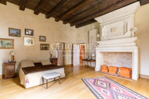 A magnificent historic château with a hobby vineyard in the Bordeaux Supérieur AOP near Bordeaux and Saint-Émilion