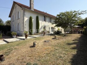 Propriété remarquable sur 2,5 Ha avec piscine!