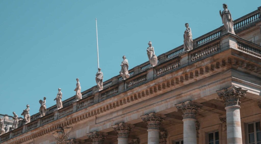 Architectural detail of Bordeaux’s Grand Théâtre, reflecting the city’s cultural elegance and high-end lifestyle