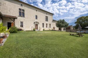 A vendre Beau logis du 16ieme, entiérement rénové