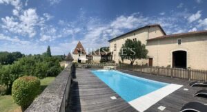 A vendre Beau logis du 16ieme, entiérement rénové