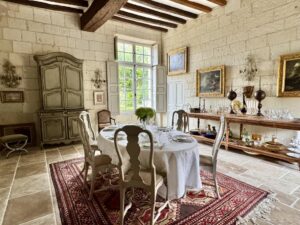 Hotel particulier au cœur de la vallée de la Loire avec grand jardin clos de murs