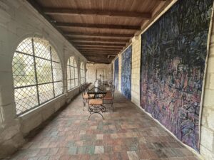 Hotel particulier au cœur de la vallée de la Loire avec grand jardin clos de murs