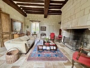 Hotel particulier au cœur de la vallée de la Loire avec grand jardin clos de murs