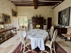 Hotel particulier au cœur de la vallée de la Loire avec grand jardin clos de murs