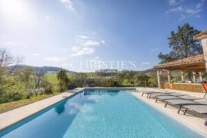 Propriété Charmante Composée de Trois Immeubles Nichés Près d'un Village de Rivière Pittoresque