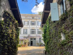 Vivre et recevoir au bord de la Dordogne – Hôtel particulier à Sainte-Foy-la-Grande