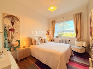 Élégance Intemporelle au Bord de la Charente