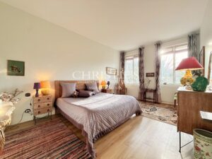 Élégance Intemporelle au Bord de la Charente