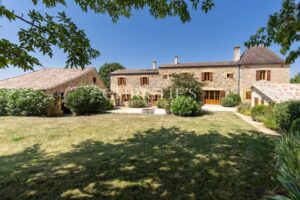 Un domaine d’exception en Dordogne – Élégance, charme et sérénité