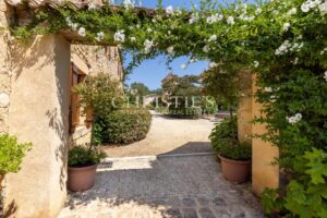 Un domaine d’exception en Dordogne – Élégance, charme et sérénité