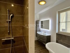 BORDEAUX CAUDERAN : Belle maison 6 chambres avec dépendance, garages et jardin