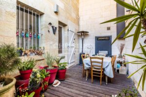 BORDEAUX CAUDERAN : Belle maison 6 chambres avec dépendance, garages et jardin