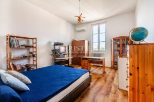 BORDEAUX CAUDERAN : Belle maison 6 chambres avec dépendance, garages et jardin