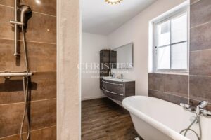 BORDEAUX CAUDERAN : Belle maison 6 chambres avec dépendance, garages et jardin