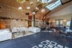 Propriété d’exception 470 m² avec vue vignobles – Dépendance – 30 min Bordeaux – Macau