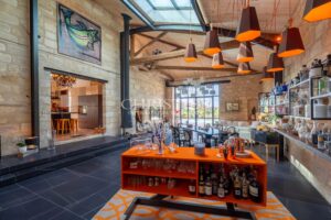 Propriété d’exception 470 m² avec vue vignobles – Dépendance – 30 min Bordeaux – Macau