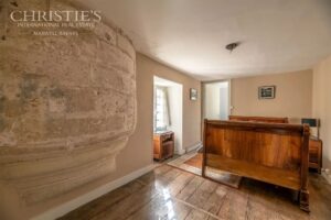 Magnifique château de village du XVe siècle digne d'un conte de fées, situé près de Brantôme, avec une vue exceptionnelle sur la campagne.