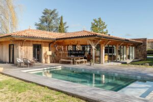 Contemporary house built in 2023 + barn to renovate (200 m2), 3 bedrooms, 1 office