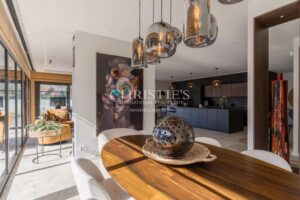 Contemporary house built in 2023 + barn to renovate (200 m2), 3 bedrooms, 1 office