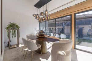 Contemporary house built in 2023 + barn to renovate (200 m2), 3 bedrooms, 1 office