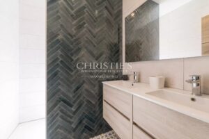 Contemporary house built in 2023 + barn to renovate (200 m2), 3 bedrooms, 1 office