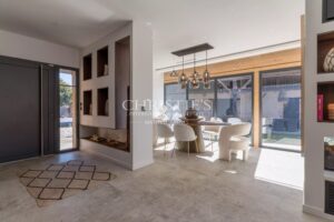 Contemporary house built in 2023 + barn to renovate (200 m2), 3 bedrooms, 1 office