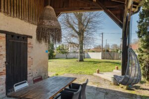 Contemporary house built in 2023 + barn to renovate (200 m2), 3 bedrooms, 1 office