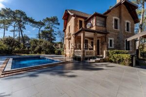 Villa avec piscine et dépendances - Pyla-sur-Mer -