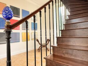 Former Cognac distillery in the heart of a charming village surrounded by vineyards