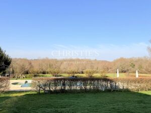 Domaine de Caractère avec Piscine et 14 Hectares de Nature