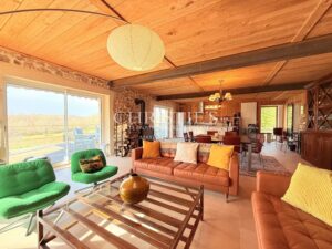 Domaine de Caractère avec Piscine et 14 Hectares de Nature