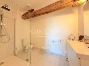 Domaine de Caractère avec Piscine et 14 Hectares de Nature