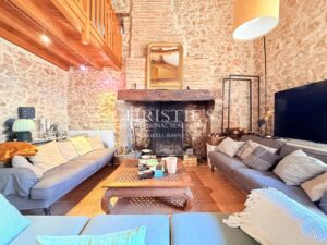 Domaine de Caractère avec Piscine et 14 Hectares de Nature