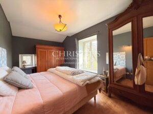 Domaine de Caractère avec Piscine et 14 Hectares de Nature