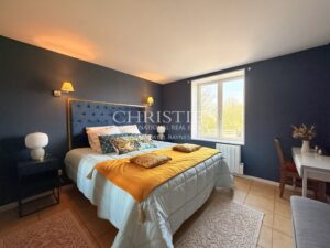 Domaine de Caractère avec Piscine et 14 Hectares de Nature