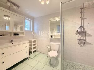 Domaine de Caractère avec Piscine et 14 Hectares de Nature