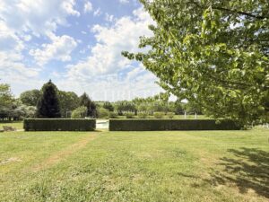 Domaine de Caractère avec Piscine et 14 Hectares de Nature
