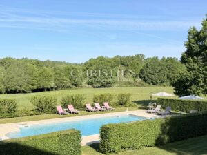 Domaine de Caractère avec Piscine et 14 Hectares de Nature