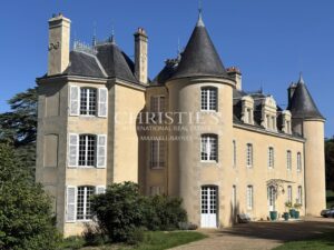 Magnificent château near Poitiers