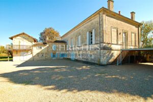 Propriété de charme avec vue sur la Dordogne – 2,9 ha d’un seul tenant