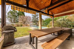 Charming 5-Bedroom Home with Pool in Gujan-Mestras, France