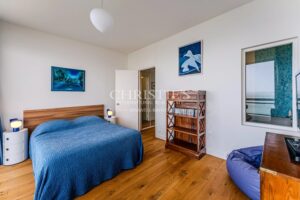 Exceptional Seafront Apartment with Panoramic Views over Arcachon Bay”