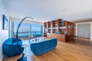 Exceptional Seafront Apartment with Panoramic Views over Arcachon Bay”