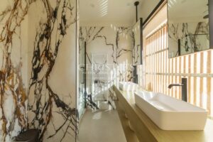 Vue Bassin - Maison rénovée- 5 chambres