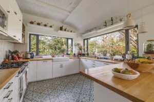 Latresne – Élégante maison familiale avec piscine et grand parc arboré à quelques minutes de Bordeaux