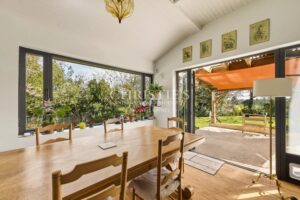 Latresne – Élégante maison familiale avec piscine et grand parc arboré à quelques minutes de Bordeaux