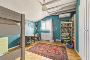 Latresne – Élégante maison familiale avec piscine et grand parc arboré à quelques minutes de Bordeaux