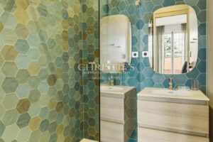 BORDEAUX – SAINT AUGUSTIN / LESCURE – EXCEPTIONAL RENOVATED PROPERTY – 700 m² GARDEN – SWIMMING POOL – 6 SUITES – PARKING